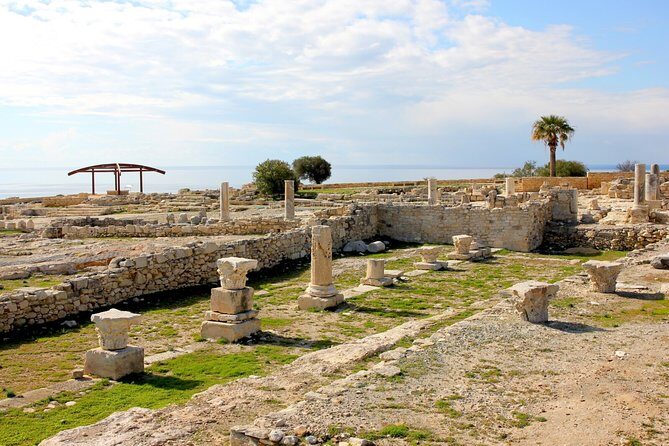 Aphrodite's Birthplace, Lefkara & Kourion Day Trip from Paphos - Stop 2: Pano Lefkara’s lace and silver lanes in 45 minutes