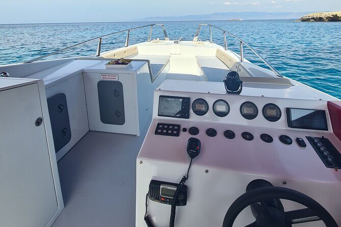 Private Charter to Blue lagoon -Amore Mio - Boat size reality check: 11 meters, not a floating resort