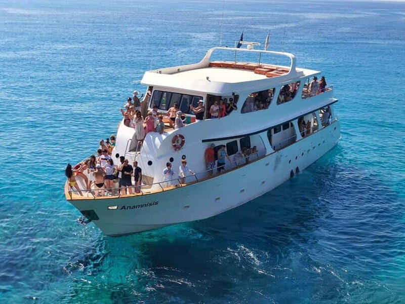 Protaras: 80s and 90s Sunset Cruise with Cypriot Dinner & DJ - DJ Fire Mike and the dance floor: turning sunset into a party