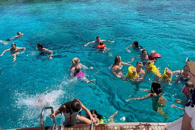 The Mermaid Cruise by Medusa Cruises – 2:30-Hour Family Adventure - Green Bay: a calmer underwater option on the route