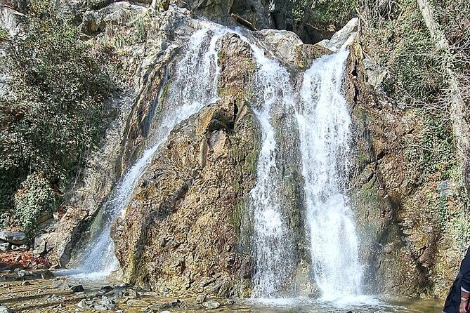 Troodos Mountains Jeep Tour with Wine Tasting - Asprokremmos Dam: the first photo stop with context