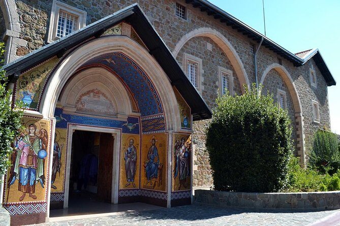 Troodos Peaks & Mountain Flavors Day Tour from Paphos - Throni Shrine and Makarios’ tomb: a viewpoint with history