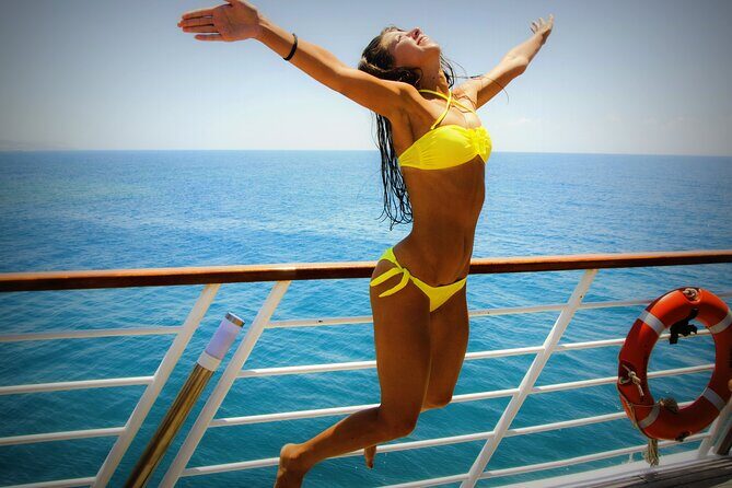 Wave Dancer Sunshine Full Day Cruise - All Inclusive - Sea Caves and the Onboard Storytelling With a Mic